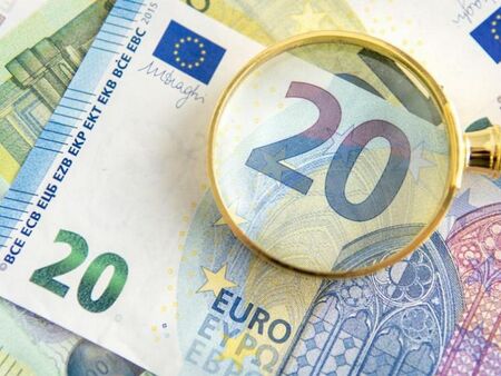 Средният осигурителен доход скочи до 1056,31 евро през август