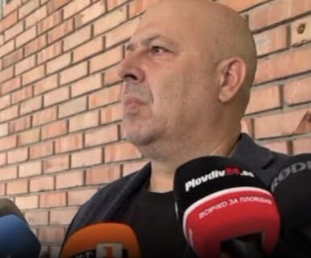 14-годишният, обвинен в убийството на майка си в Пловдив, застава пред съда днес