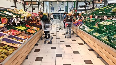 Доматите скочиха с близо 17% за седмица, нагоре тръгнаха още оризът, олиото и млякото