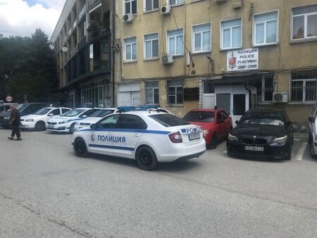 Пиян баща удари 14-годишната си дъщеря с чук по главата