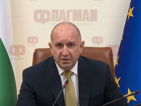 Премиерът: Три дрона удариха „Челси 3“, спасени са 15 моряци! Още един кораб потъна край Крапец