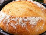 Домашен хляб с хрупкава коричка и пухкава среда - лесна рецепта само с 6 продукта