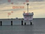 Мостът днес се превърна в огромна поздравителна картичка