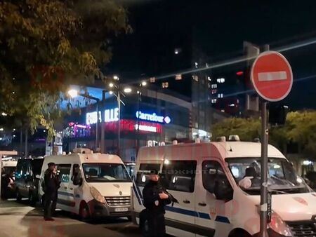 Вечерен час след погромите в Париж! Властите изкараха полицаи с автомати по улиците