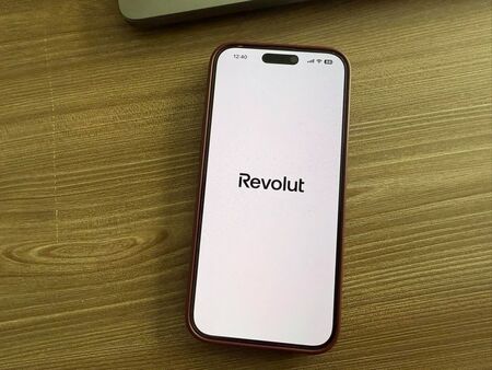 Сериозен срив в Revolut! Клиенти останаха без достъп до парите си, картовите плащания също блокираха