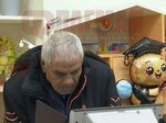 Избирател гласува 10 минути с помощта на цяла комисия, но не разбра за кого