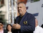 „Убиецът е бил познат на Слави Бинев“, подчерта министърът и похвали МВР за светкавичната реакция, но отказа да коментира политическото отражение на престъплението