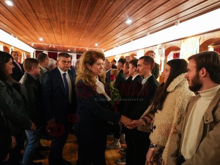 Илияна Йотова атакува ПП-ДБ: Искат да върнат сглобката и да направят Асен Василев премиер
