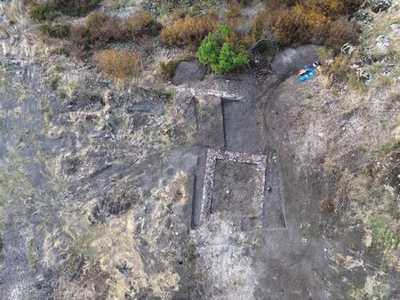 Нова находка в Русокастро: Разкриха средновековна сграда и ценни монети