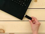 Windows 11 започва да блокира USB устройства и външни дискове от януари